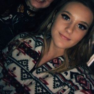 Meet your Posher, Makinzie